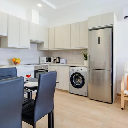 Green Bay Apartment